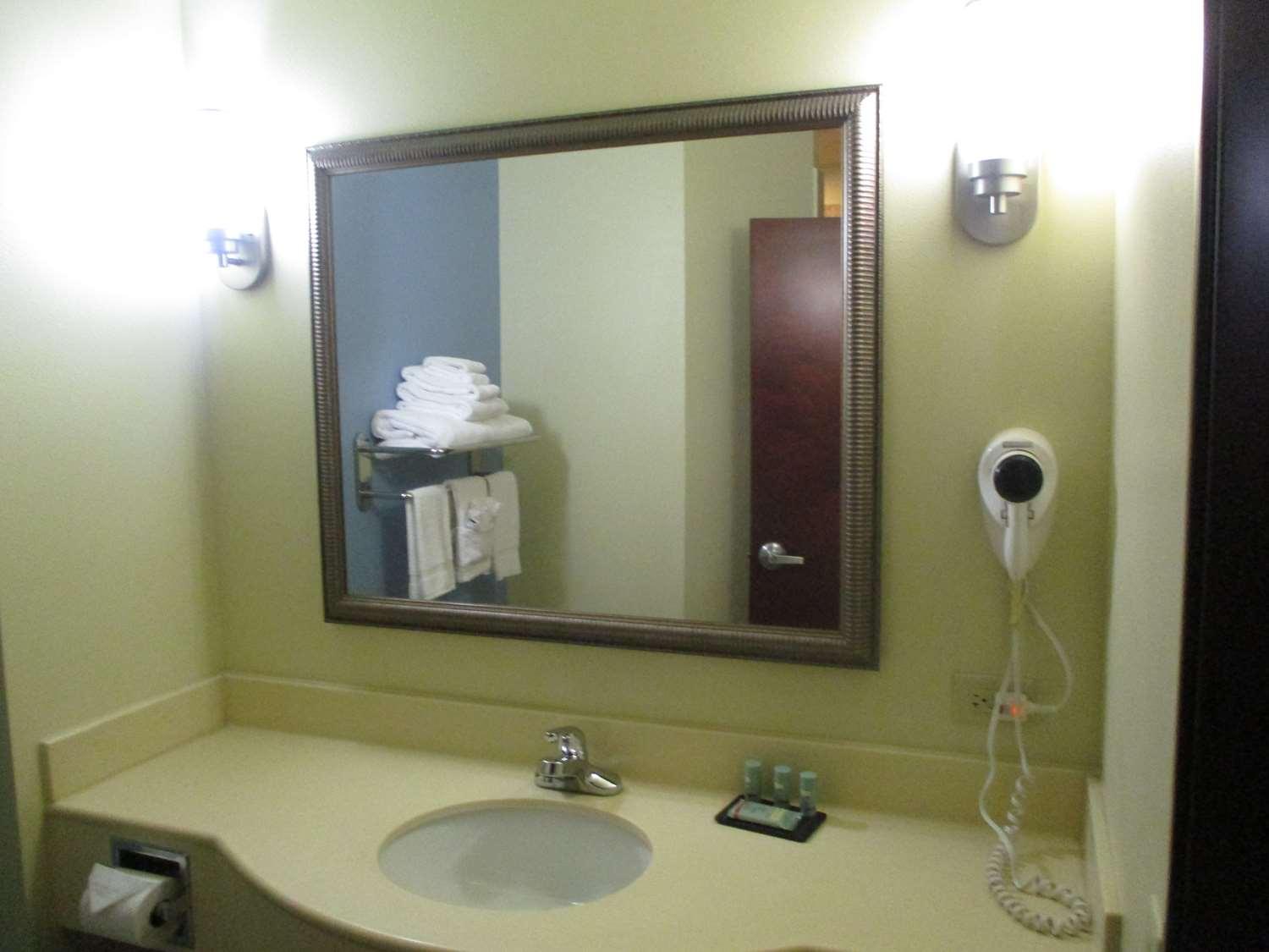 Best Western Coffeyville Central Business District Inn And Suites Dış mekan fotoğraf