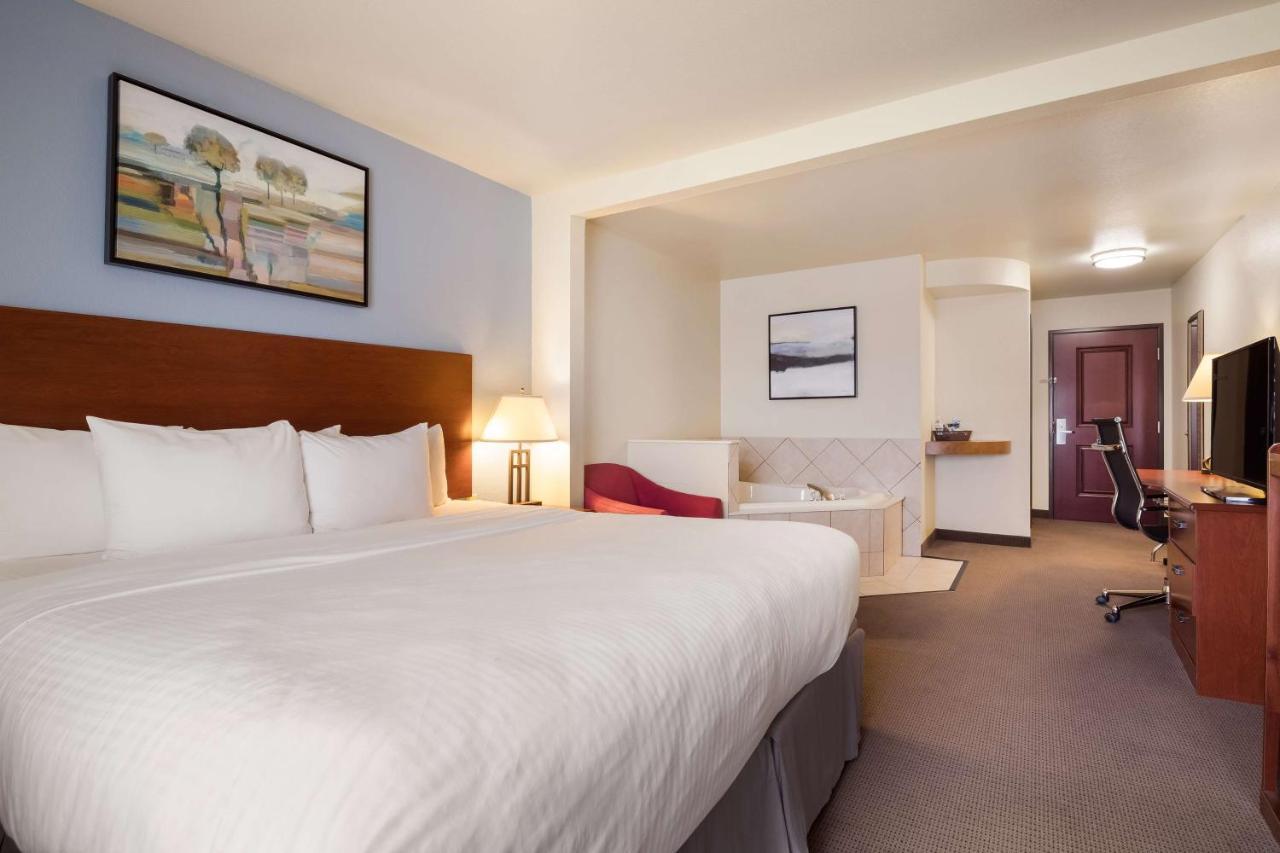 Best Western Coffeyville Central Business District Inn And Suites Dış mekan fotoğraf