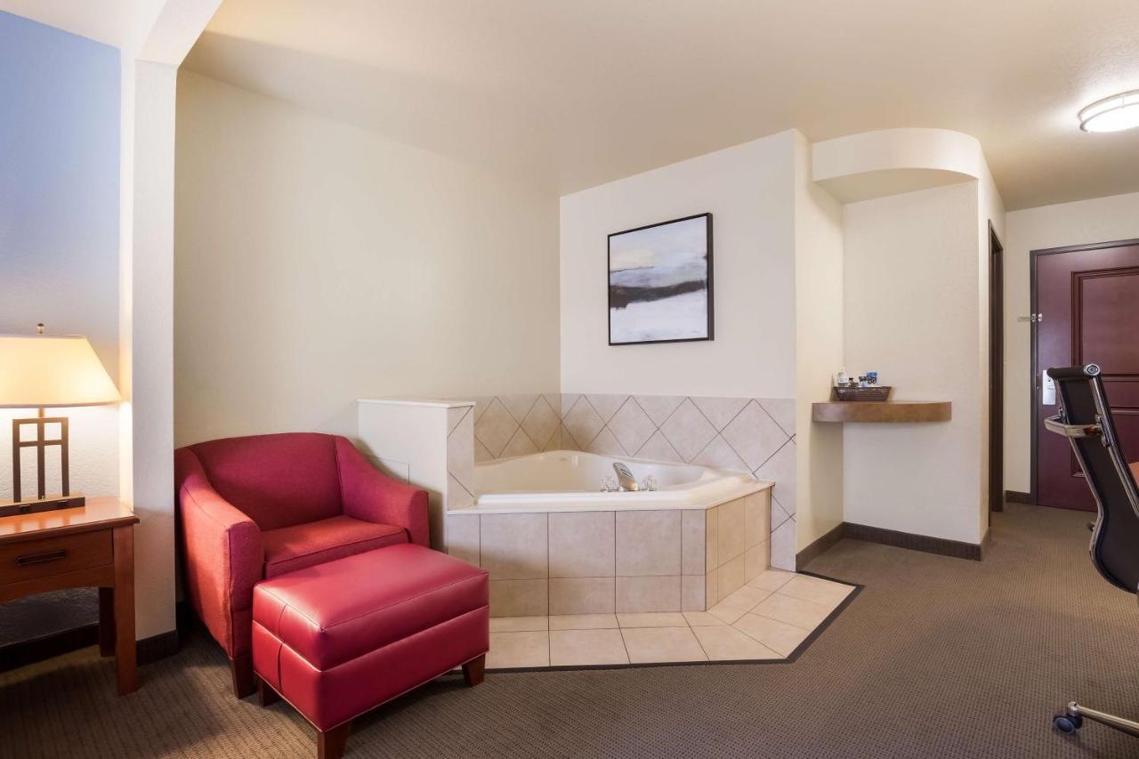 Best Western Coffeyville Central Business District Inn And Suites Dış mekan fotoğraf