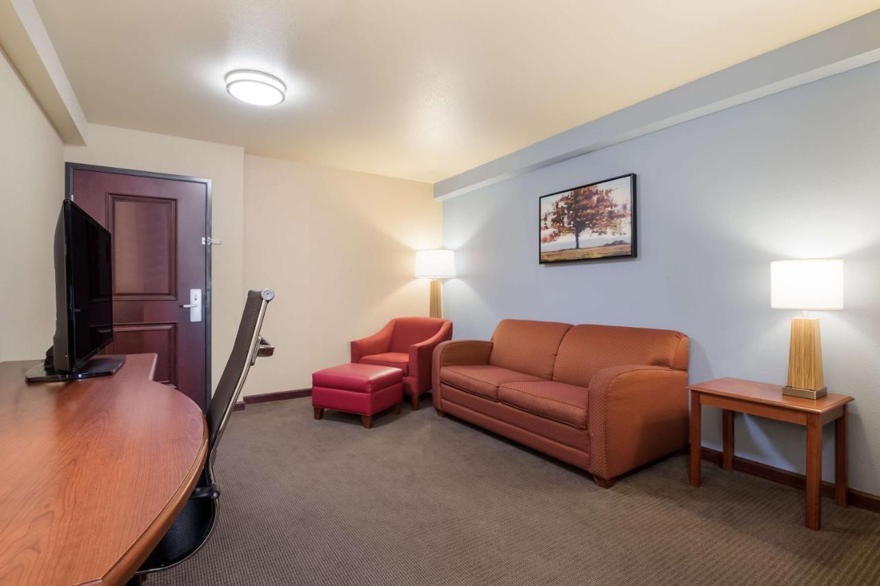 Best Western Coffeyville Central Business District Inn And Suites Dış mekan fotoğraf